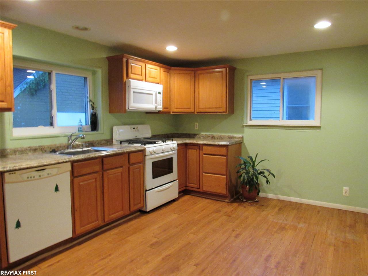 2058 Ridgemont Road Grosse Pointe Woods, MI 48236 - Photo 4 of 21
