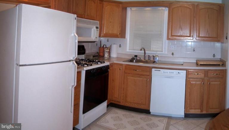 3 Ridgely Road Glen Burnie, MD 21061 - Photo 13 of 23 Kitchen