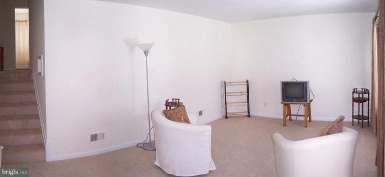 3 Ridgely Road Glen Burnie, MD 21061 - Photo 19 of 23 Living Room