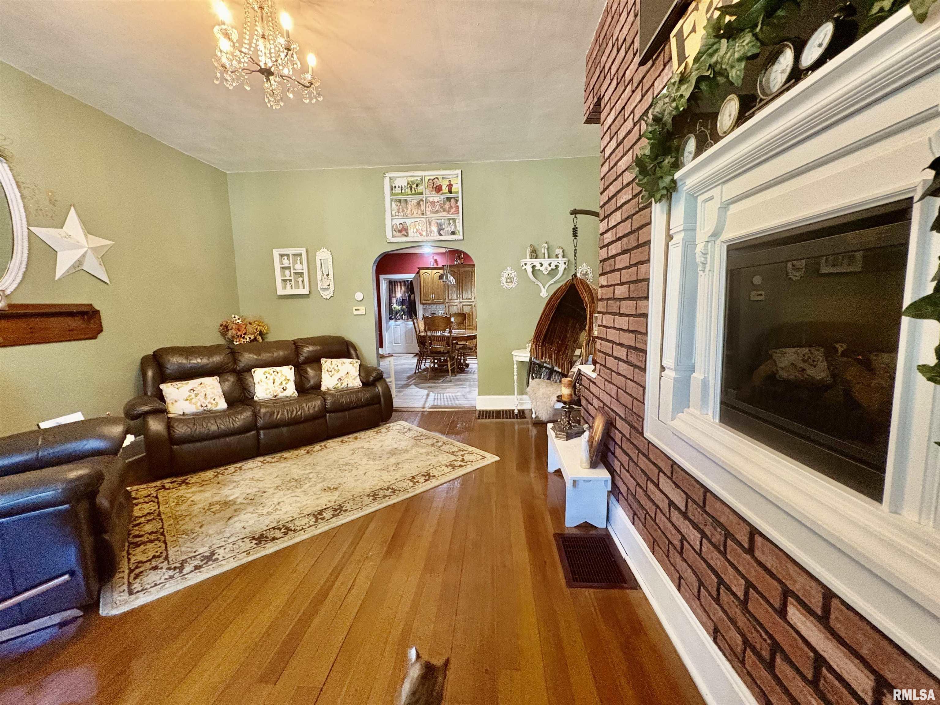 697 East State Street Jacksonville, IL 62650 - Photo 13 of 65