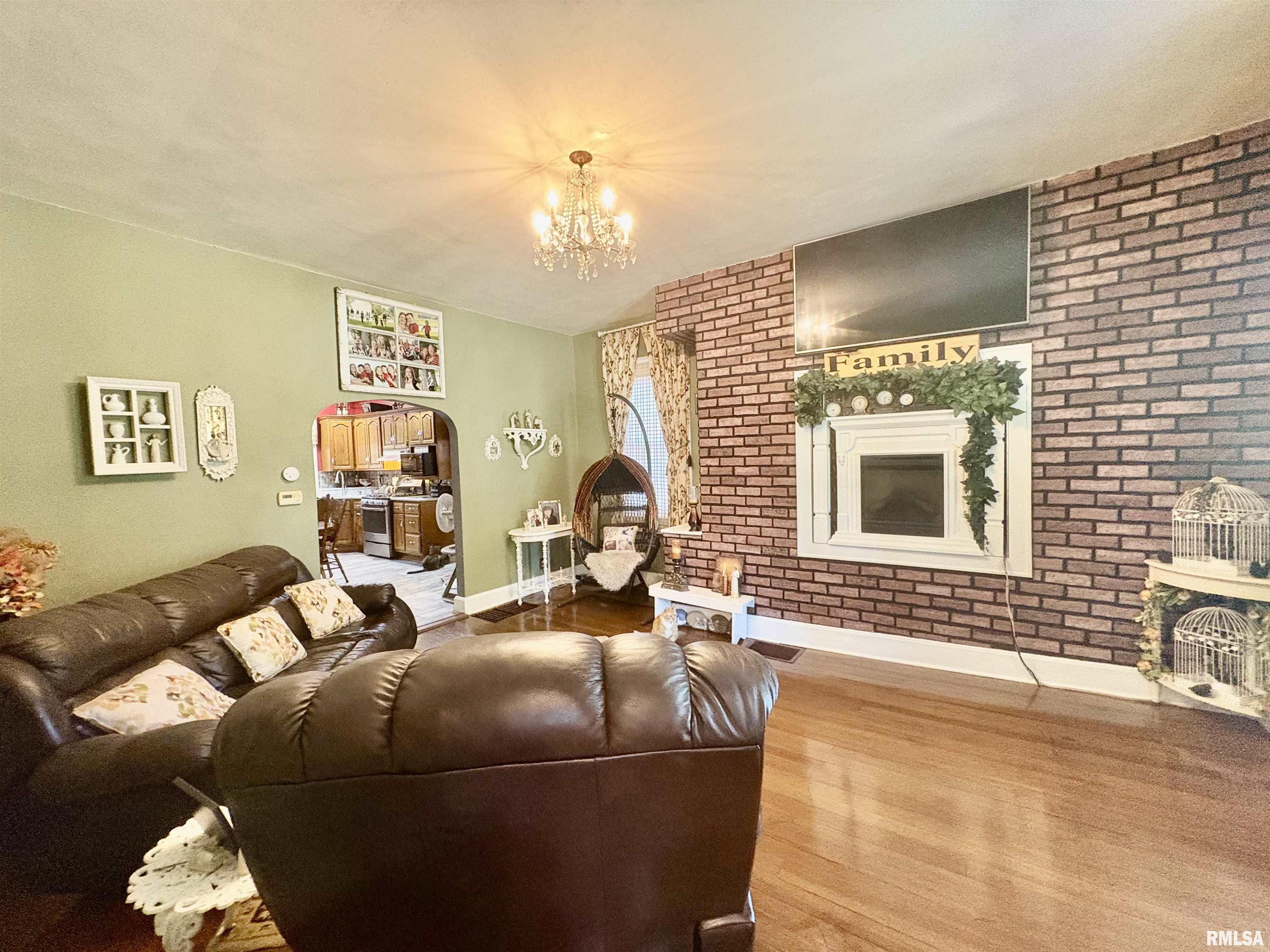 697 East State Street Jacksonville, IL 62650 - Photo 16 of 65