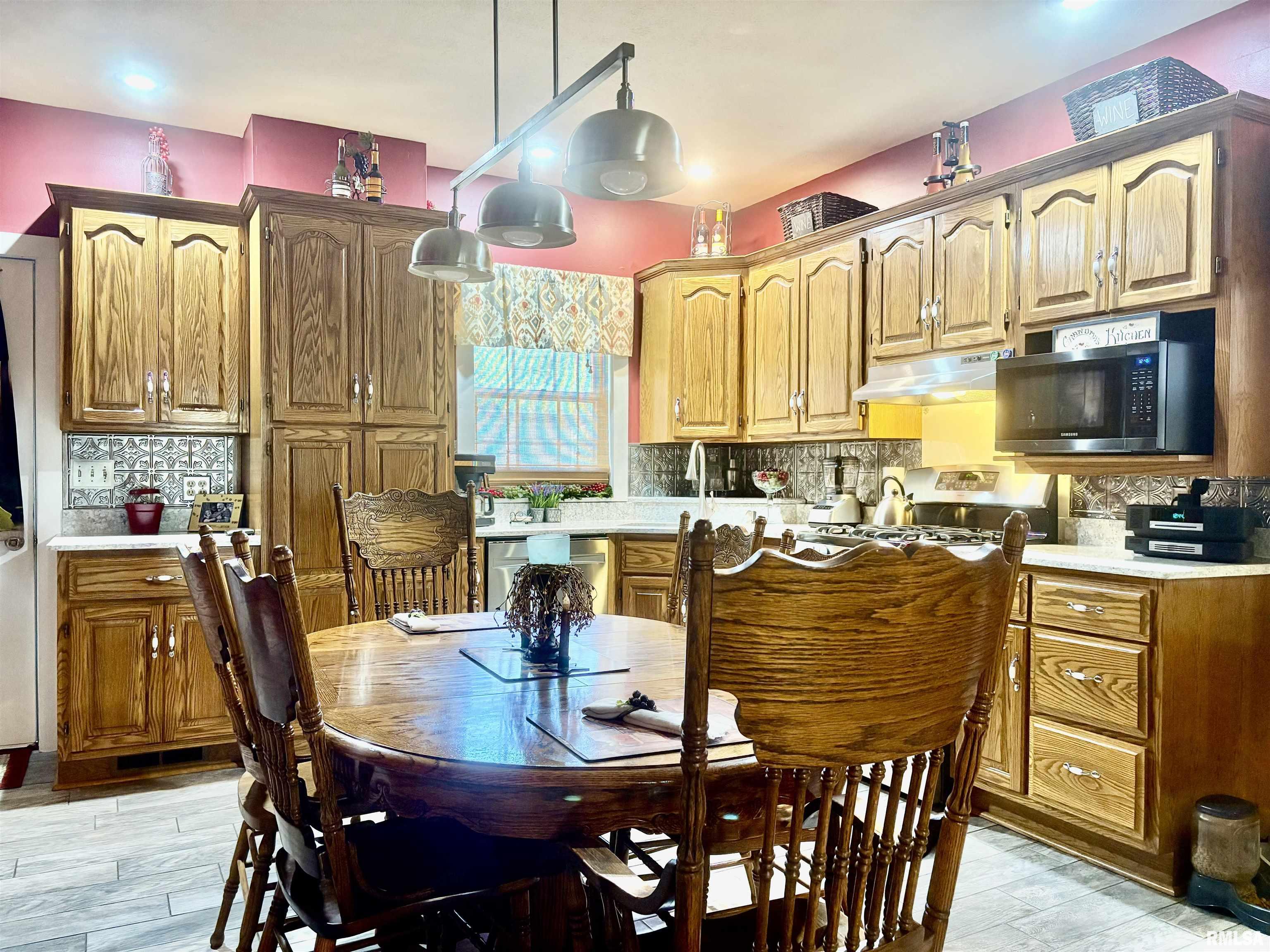 697 East State Street Jacksonville, IL 62650 - Photo 17 of 65