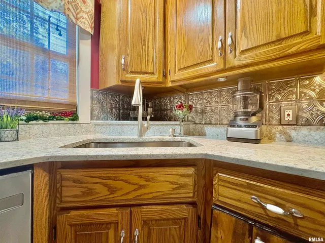 $139,900 | 697 East State Street, Jacksonville, IL 62650