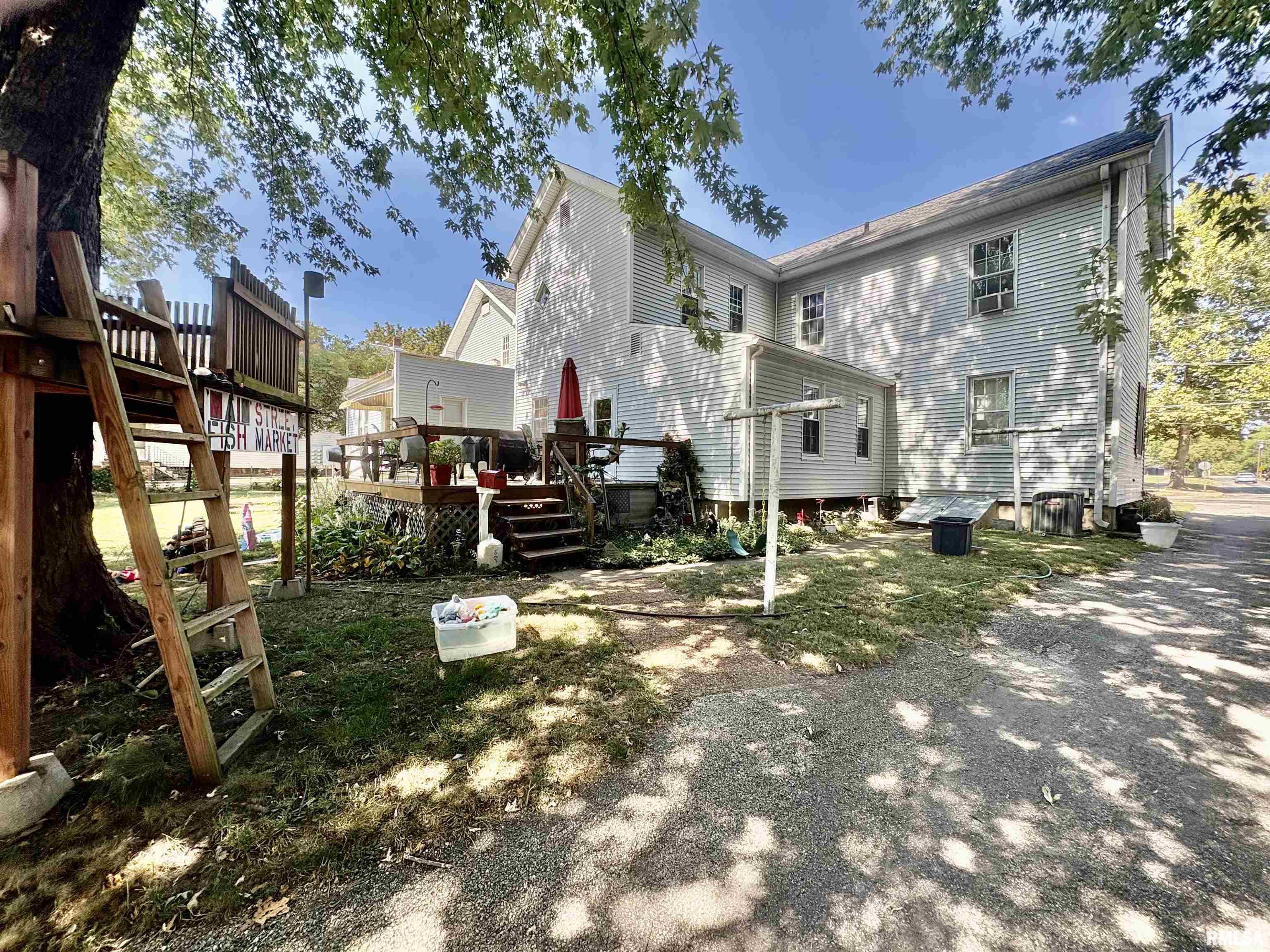 697 East State Street Jacksonville, IL 62650 - Photo 2 of 65