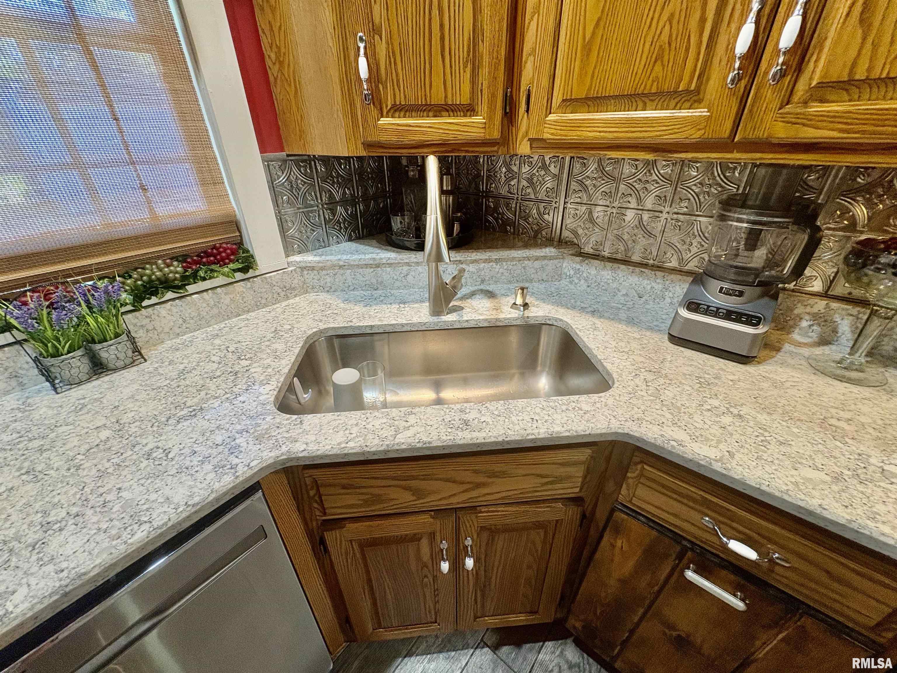 697 East State Street Jacksonville, IL 62650 - Photo 21 of 65