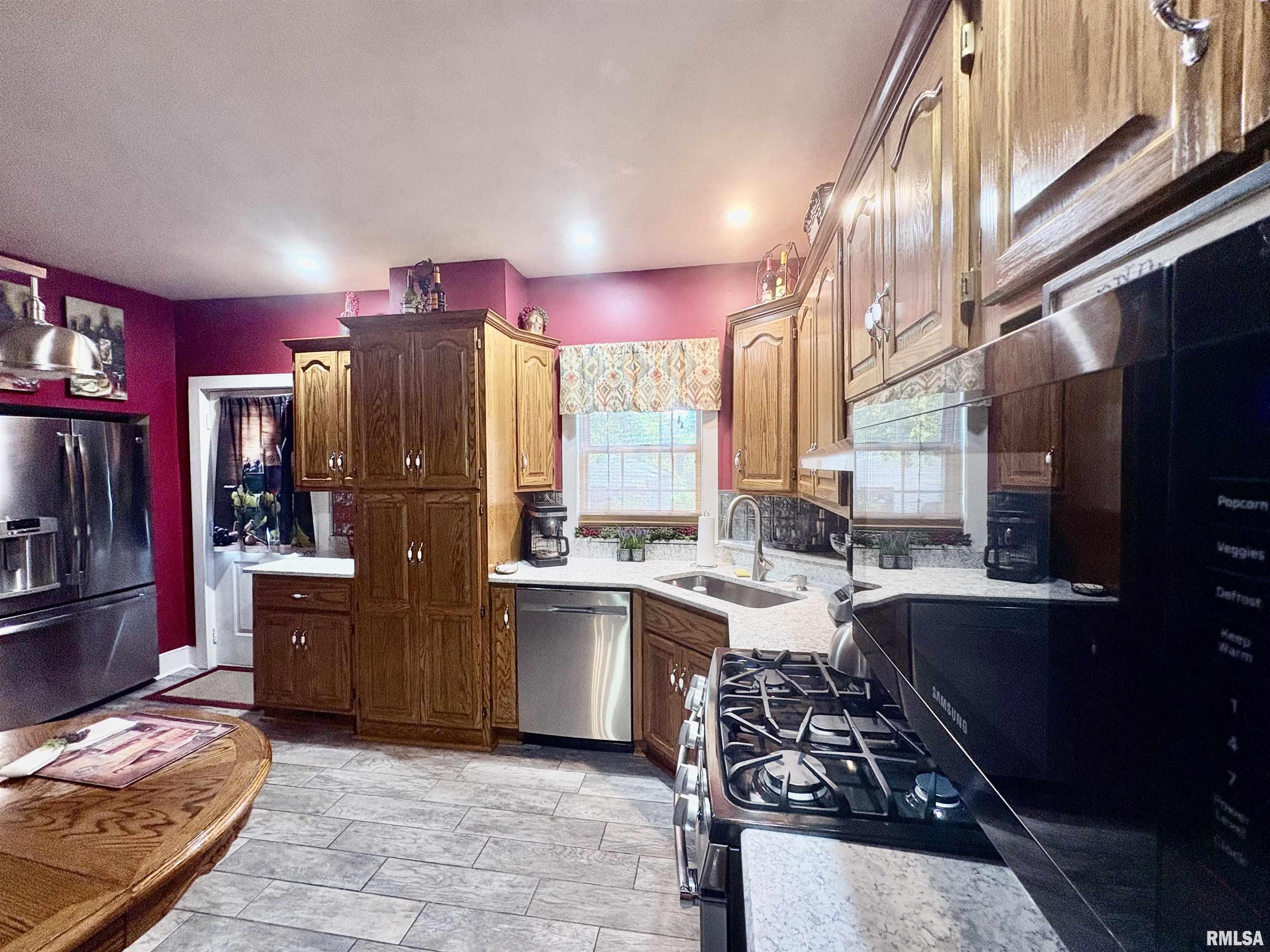 697 East State Street Jacksonville, IL 62650 - Photo 22 of 65