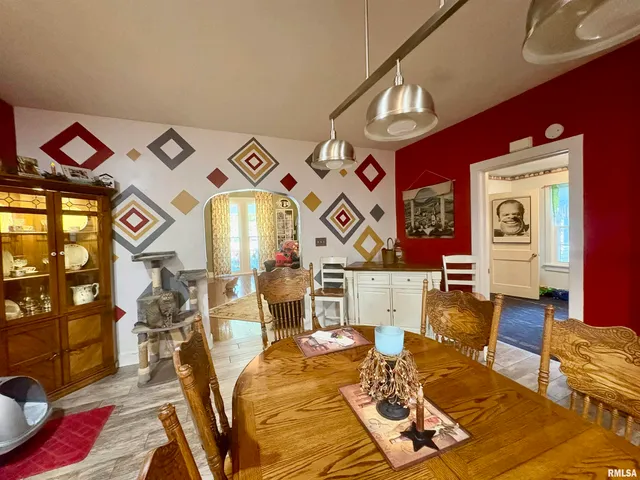 $139,900 | 697 East State Street, Jacksonville, IL 62650