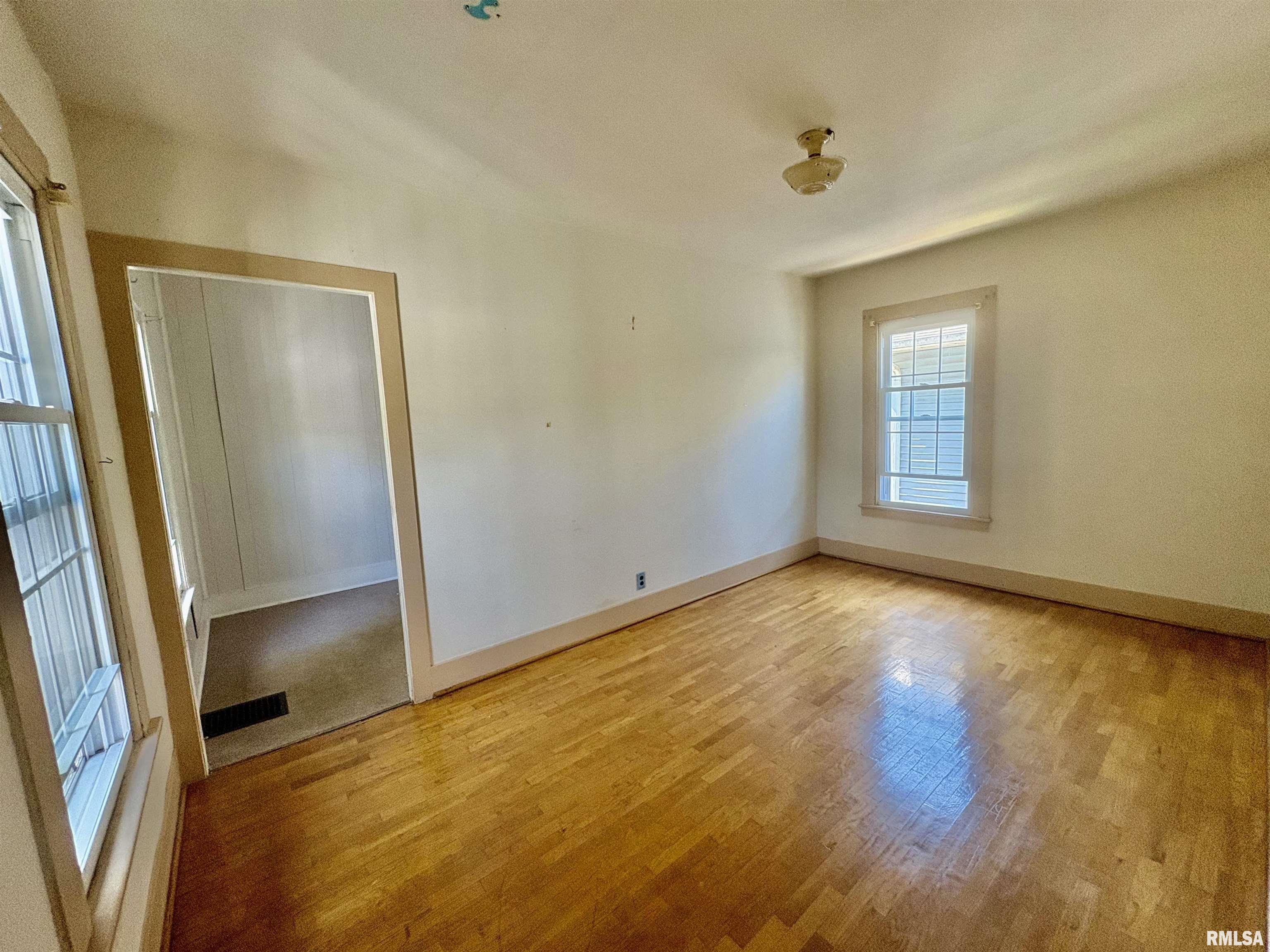 697 East State Street Jacksonville, IL 62650 - Photo 37 of 65