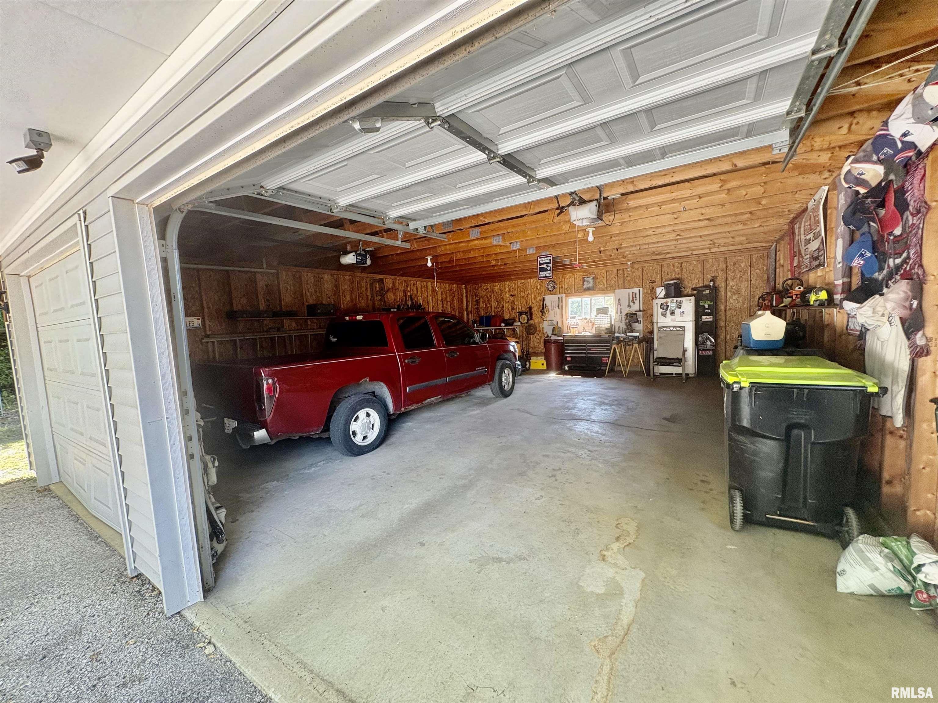 697 East State Street Jacksonville, IL 62650 - Photo 4 of 65