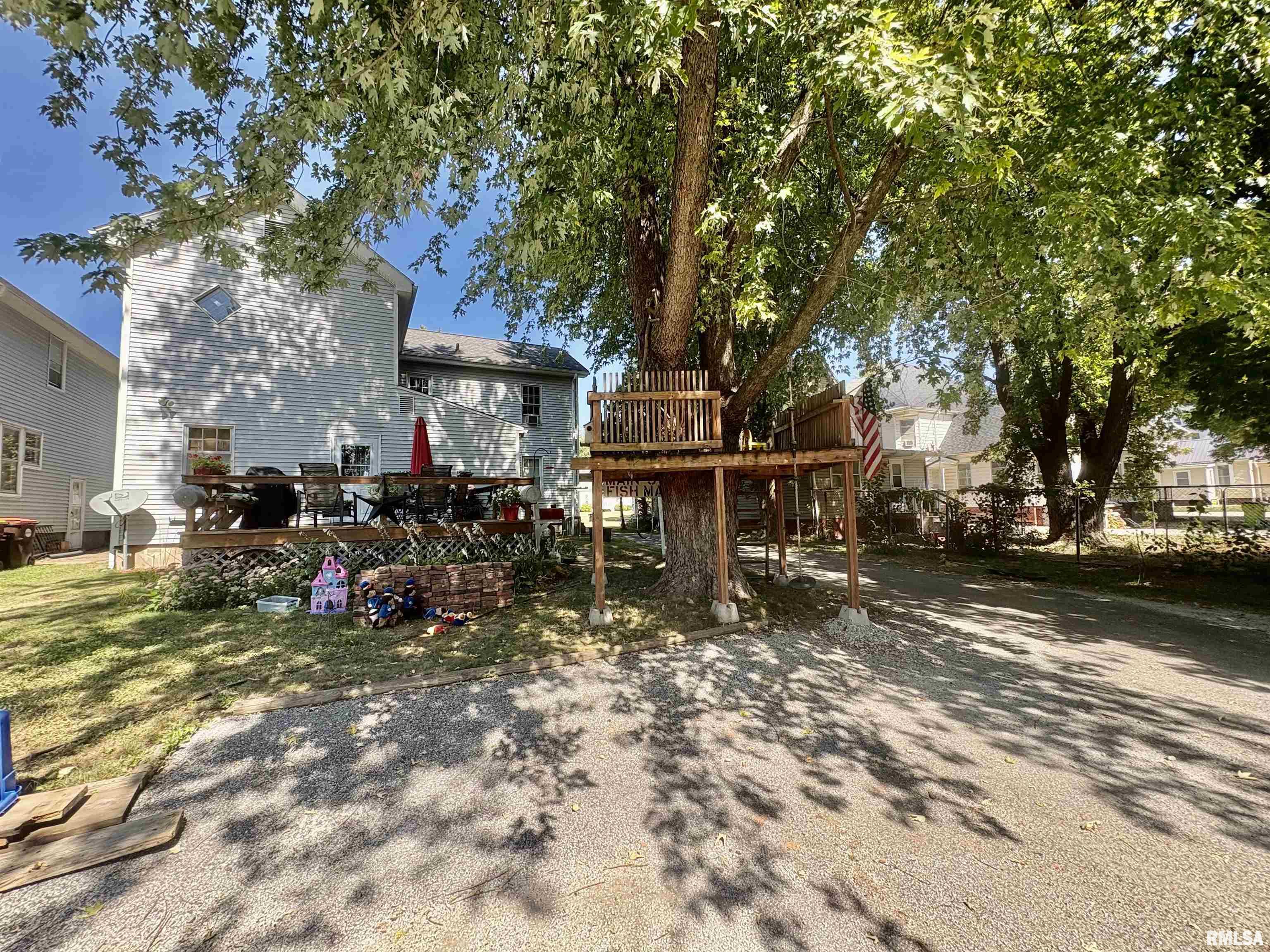 697 East State Street Jacksonville, IL 62650 - Photo 5 of 65