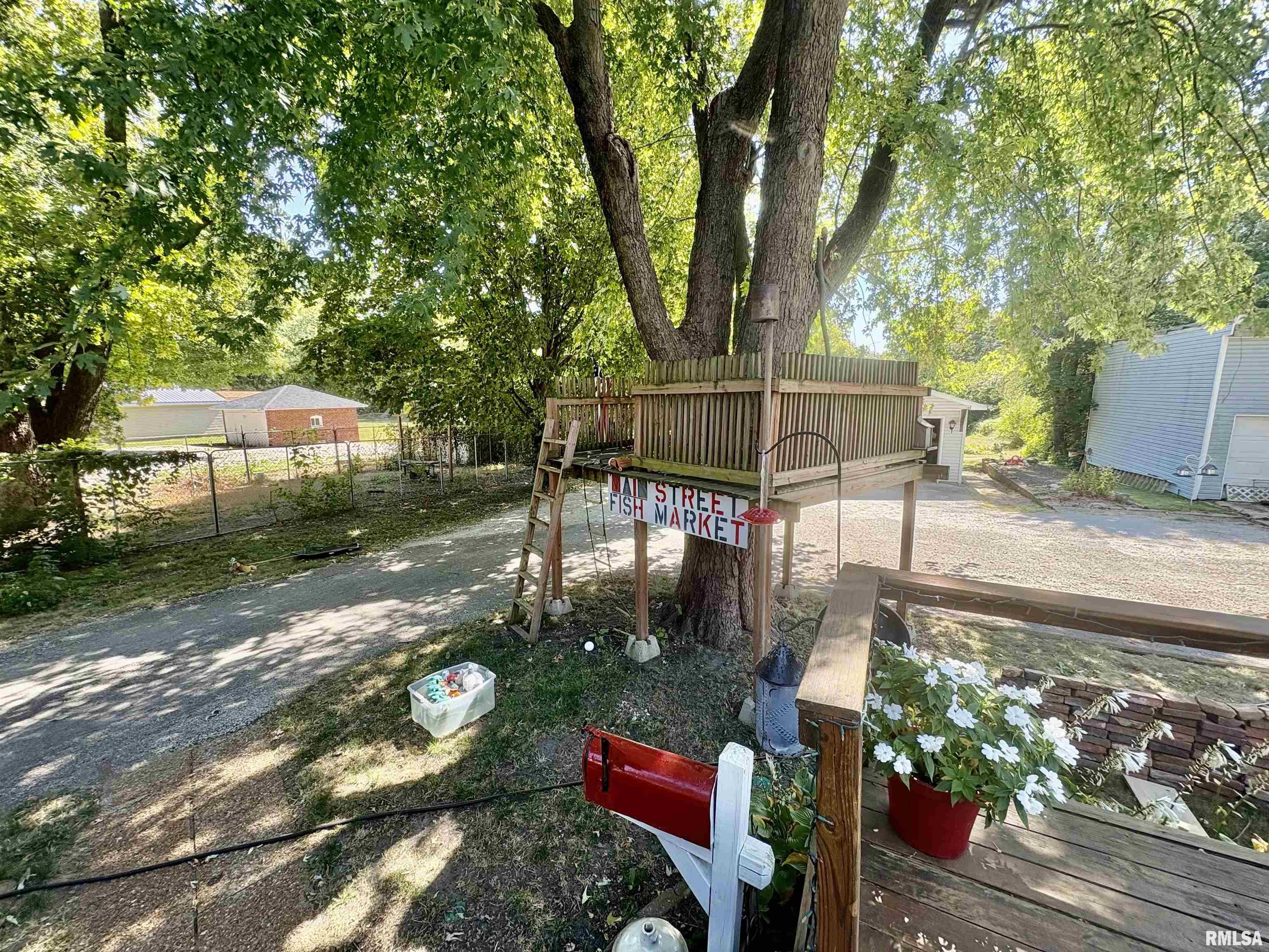 697 East State Street Jacksonville, IL 62650 - Photo 57 of 65