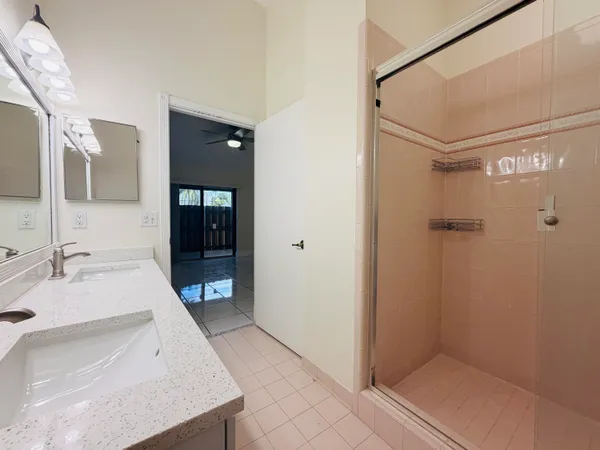 $2,600 | 9856 Watermill Circle, Unit H, Boynton Beach, FL 33437