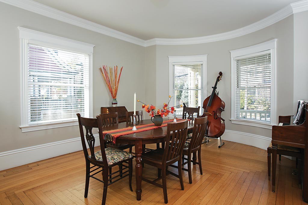 32 Abbottsford Road Brookline, MA 02446 - Photo 4 of 13