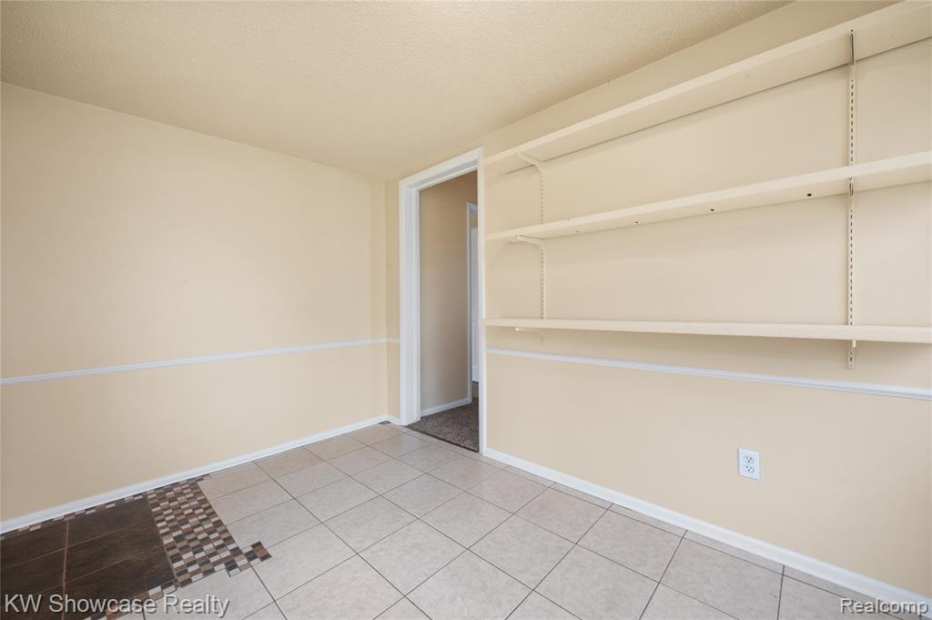 1409 Stocker Avenue Flint, MI 48503 - Photo 6 of 25