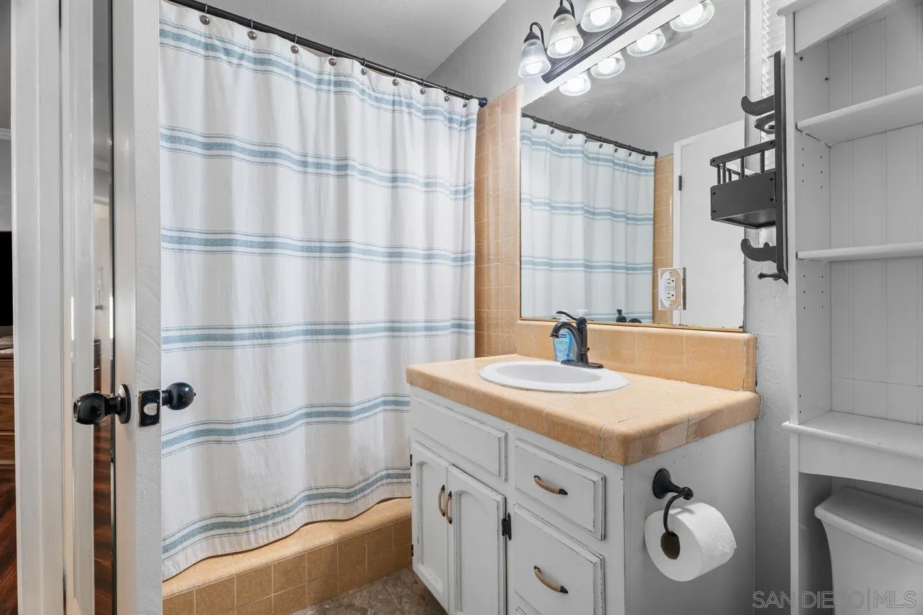 10025 Tamil Road Lakeside, CA 92040 - Photo 16 of 44