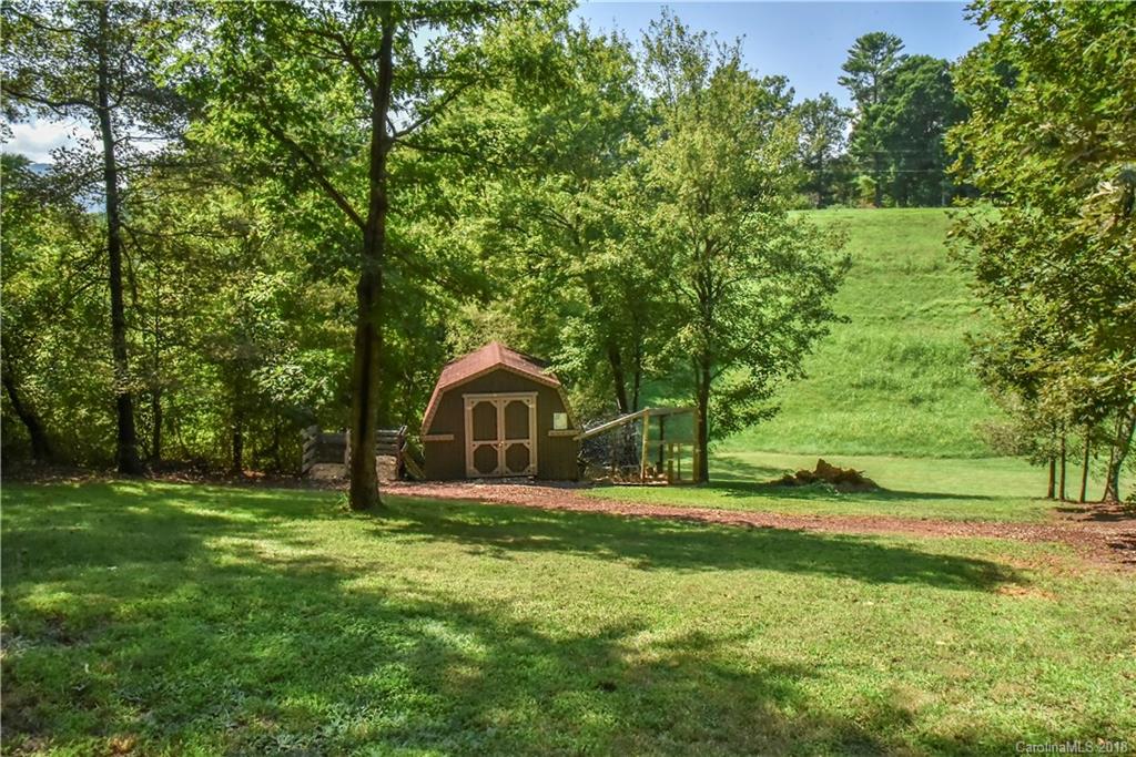 90 Hampton Road Leicester, NC 28748 - Photo 27 of 35
