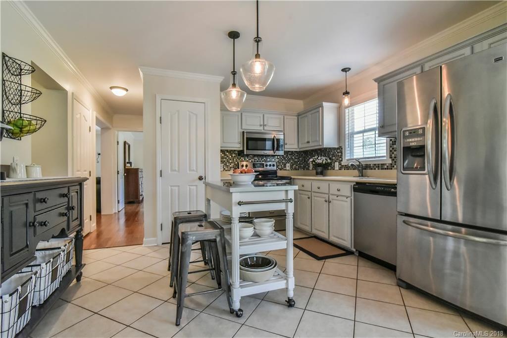 90 Hampton Road Leicester, NC 28748 - Photo 6 of 35
