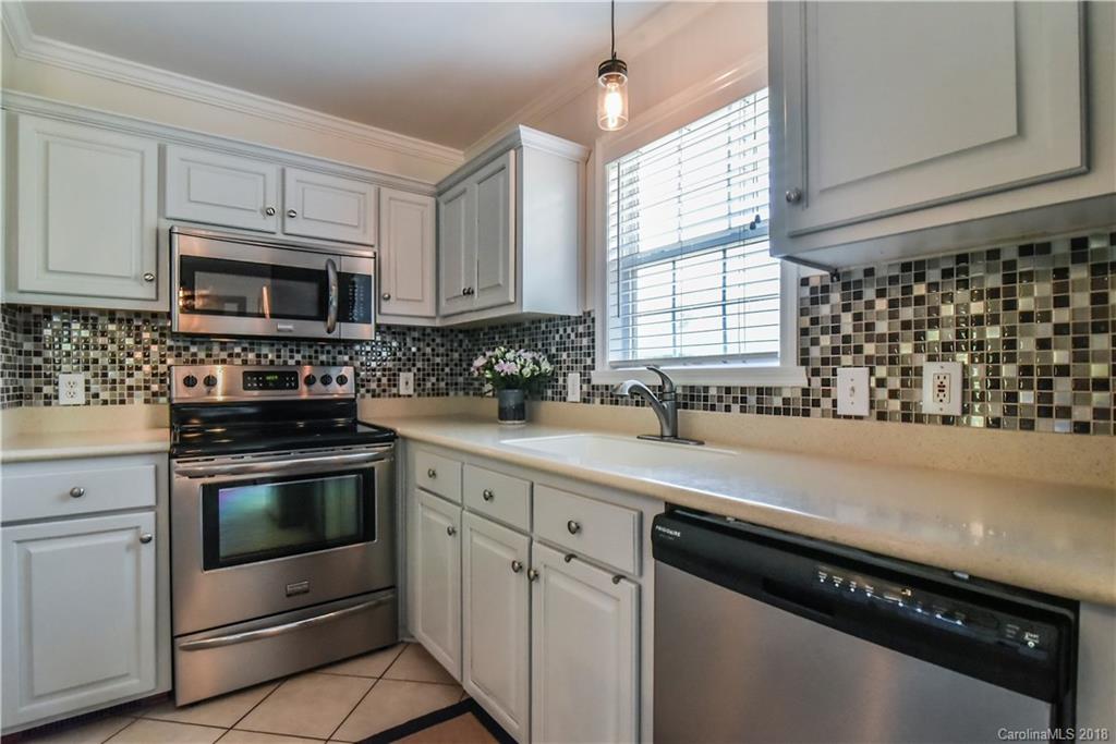 90 Hampton Road Leicester, NC 28748 - Photo 7 of 35