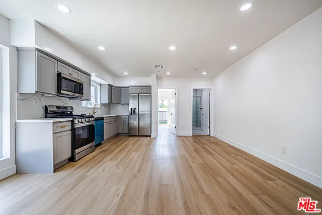 $4,757 | 2057 1/2 South Garth Avenue, Los Angeles, CA 90034