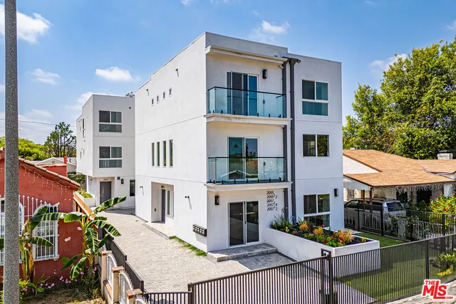 $4,757 | 2057 1/2 South Garth Avenue, Los Angeles, CA 90034
