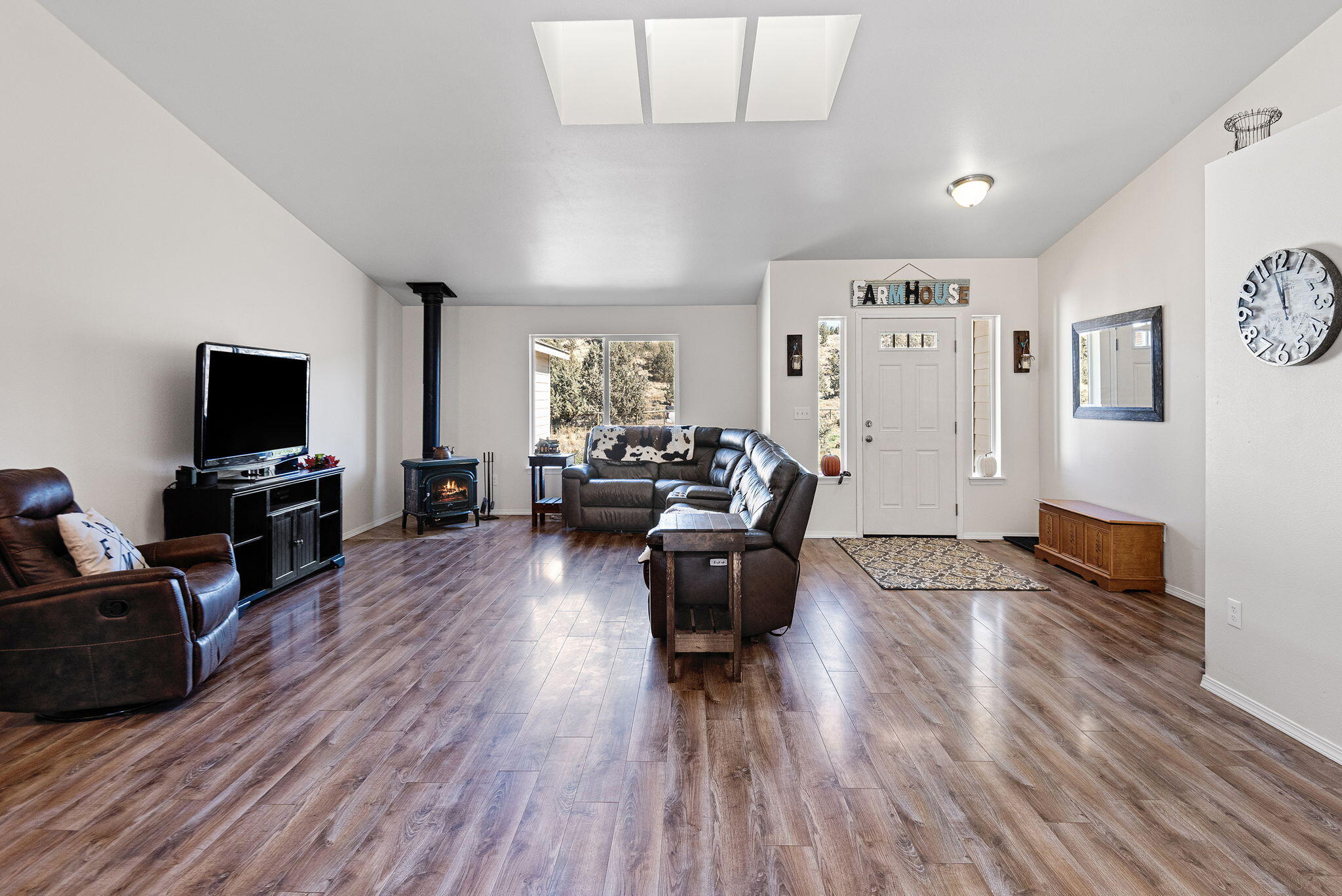 15414 Rainbow Road Terrebonne, OR 97760 - Photo 4 of 44 15414 SW Rainbow Road-DSC_1070