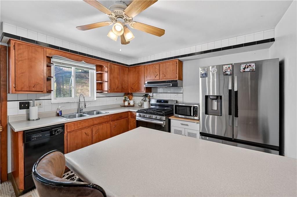 5164 Curry Road Pittsburgh, PA 15236 - Photo 12 of 37