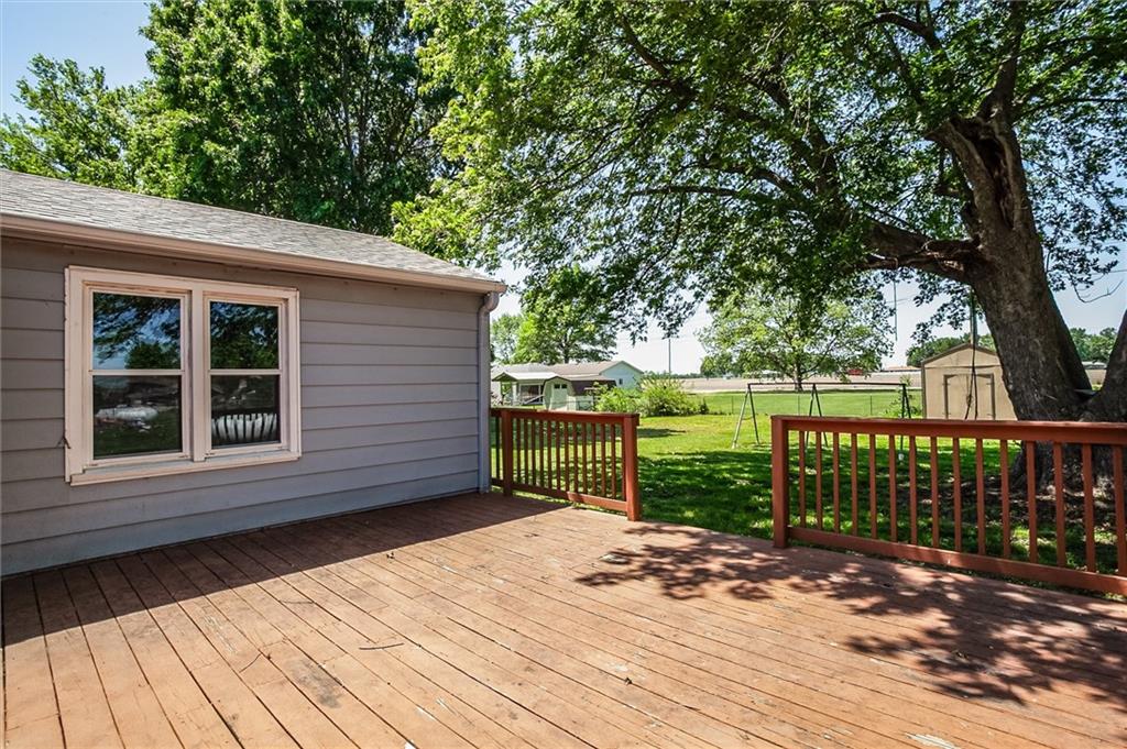 304 Floyd Road Orrick, MO 64077 - Photo 25 of 31