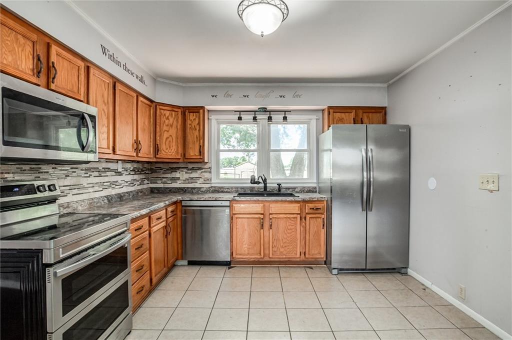304 Floyd Road Orrick, MO 64077 - Photo 6 of 31
