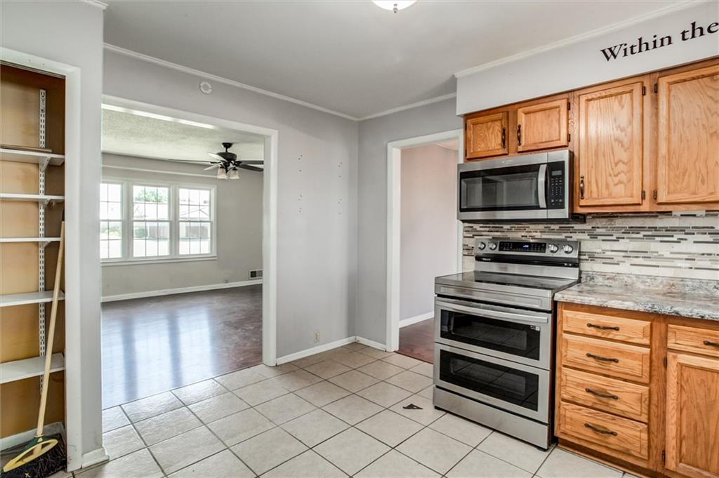 304 Floyd Road Orrick, MO 64077 - Photo 8 of 31