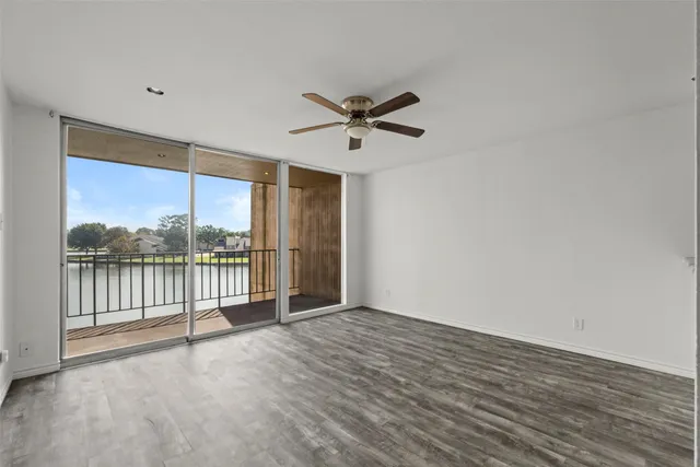 $995 | 12600 Melville Drive, Unit 305A, Montgomery, TX 77356