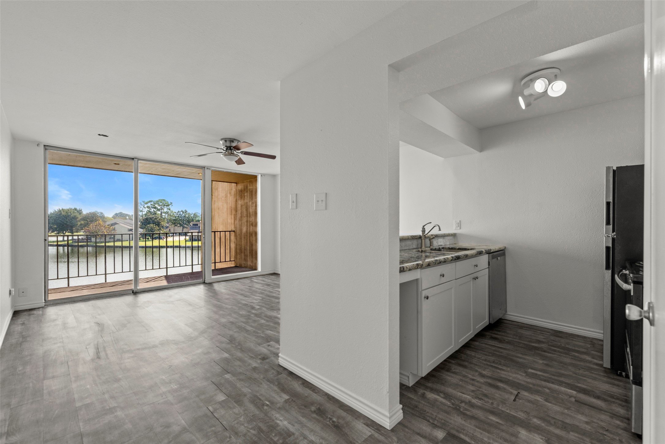 12600 Melville Drive, Unit 305A Montgomery, TX 77356 - Photo 7 of 21