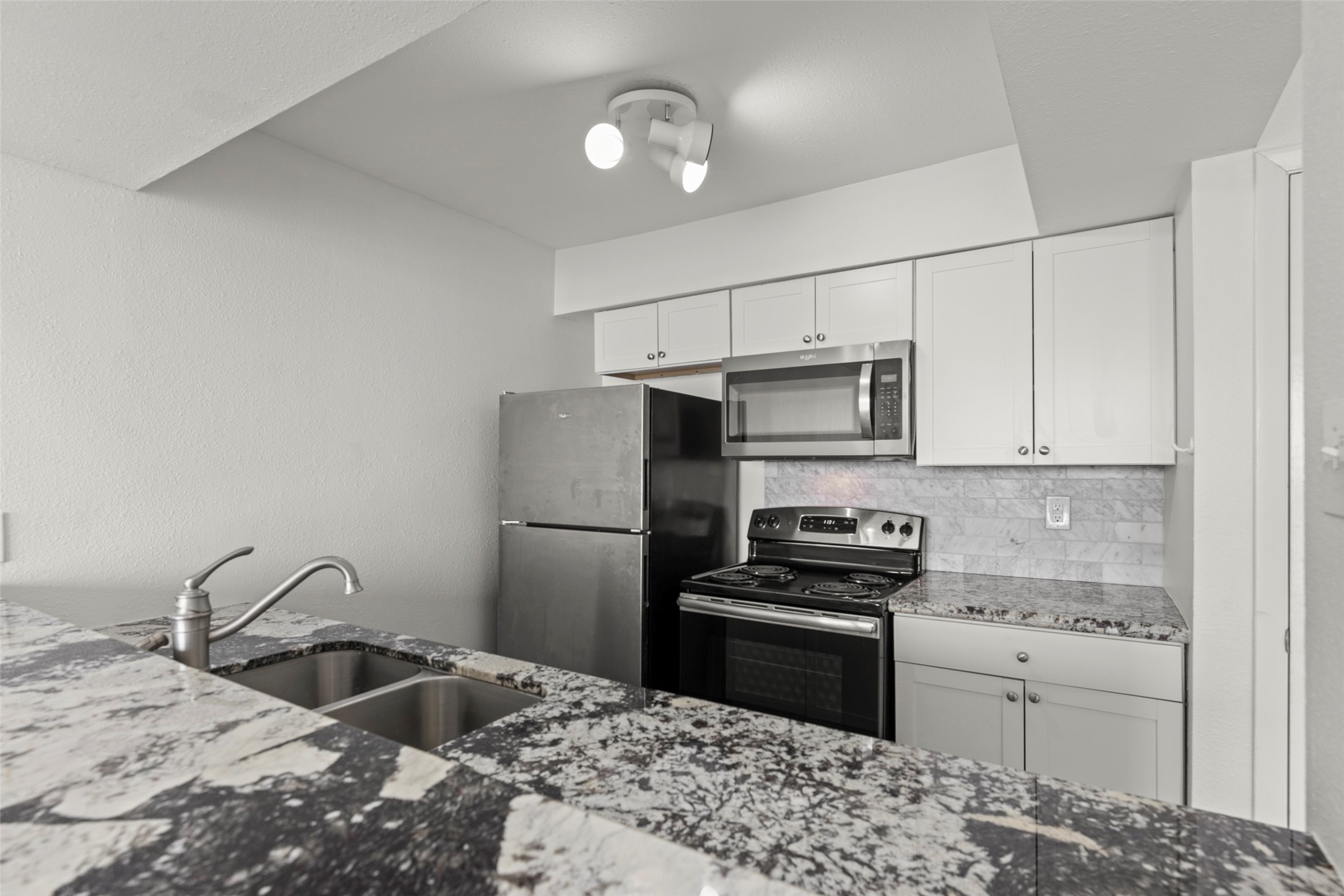 12600 Melville Drive, Unit 305A Montgomery, TX 77356 - Photo 9 of 21