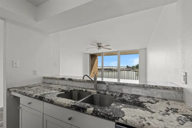 $995 | 12600 Melville Drive, Unit 305A, Montgomery, TX 77356