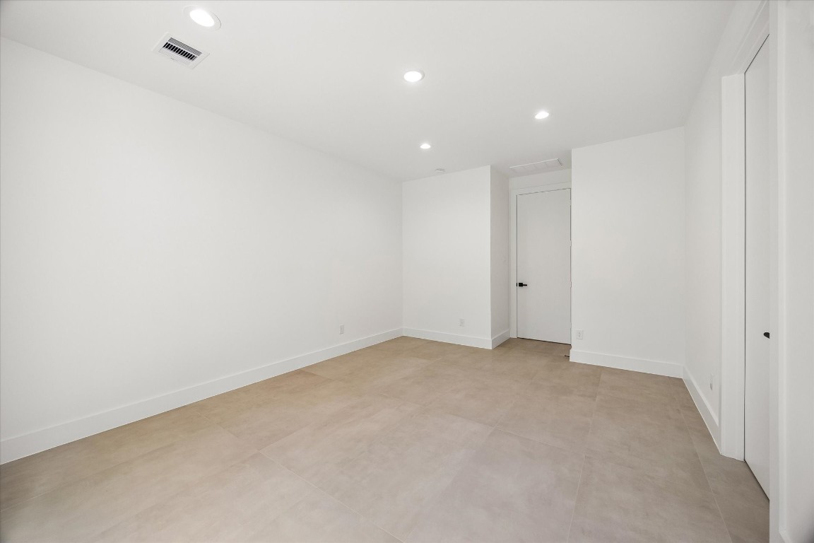 10943 Mockingbird Place Conroe, TX 77385 - Photo 10 of 24 a view of an empty room