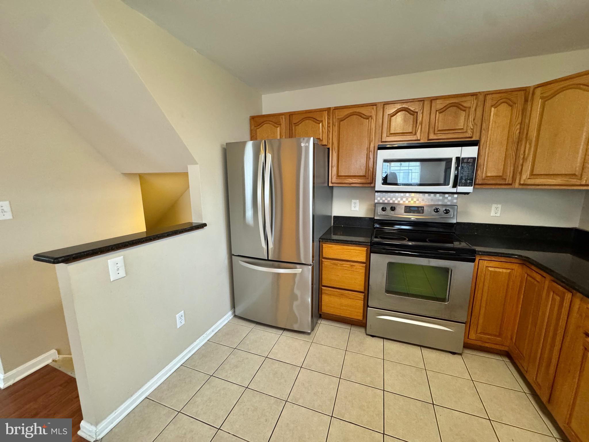 211 Langdon Farm Circle Odenton, MD 21113 - Photo 13 of 38 KITCHEN SS APPLIANCES