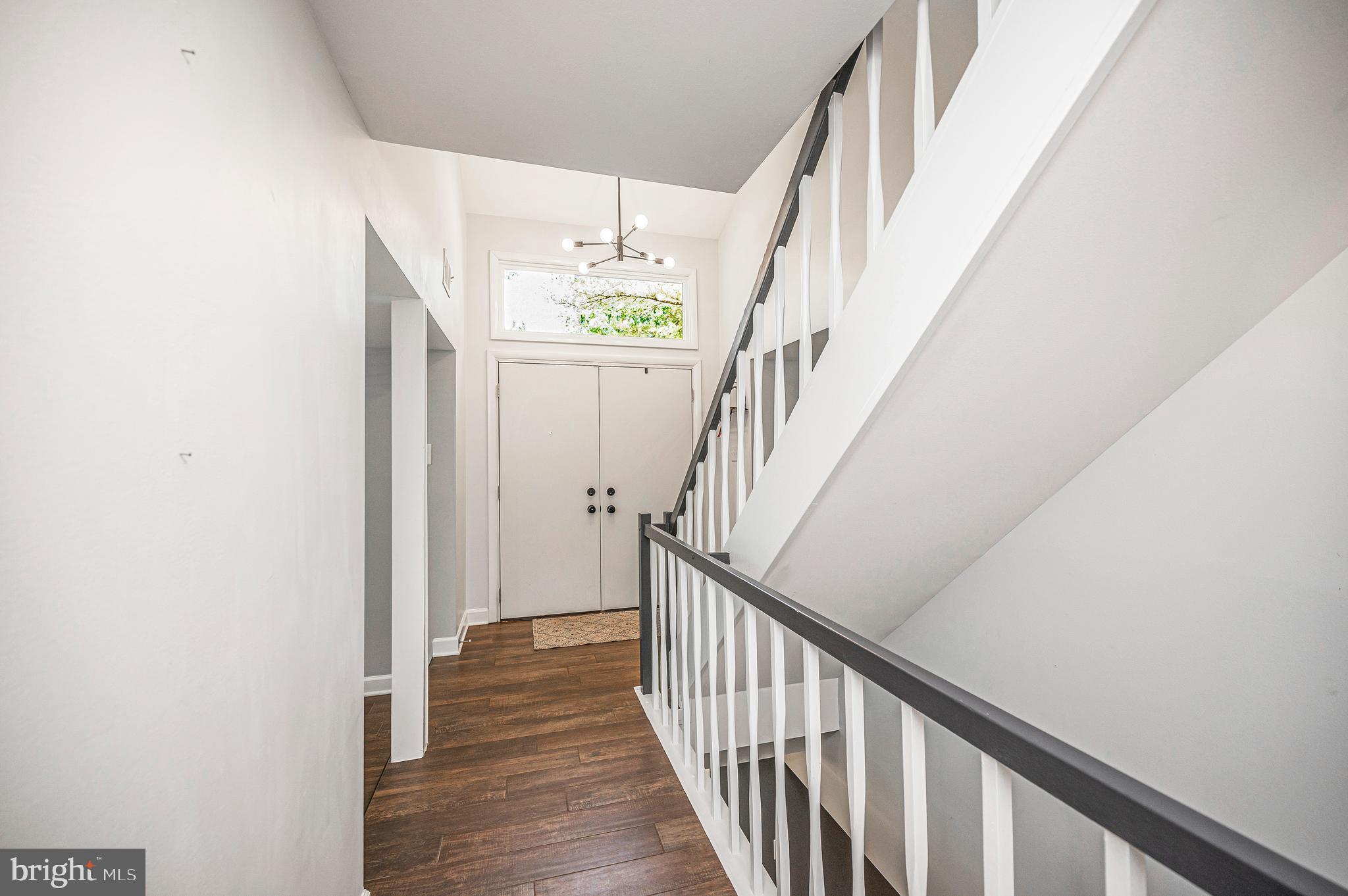 2215 Glencourse Lane Reston, VA 20191 - Photo 8 of 68