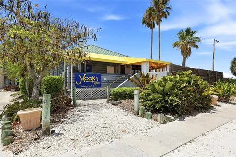 $275,000 | 818 Bahia Del Sol Drive, Unit 28, Ruskin, FL 33570