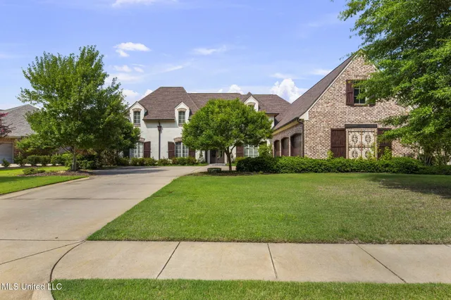 $1,090,000 | 106 Chicot Cove, Ridgeland, MS 39157