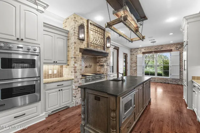 $1,090,000 | 106 Chicot Cove, Ridgeland, MS 39157