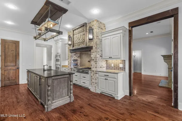 $1,065,000 | 106 Chicot Cove, Ridgeland, MS 39157