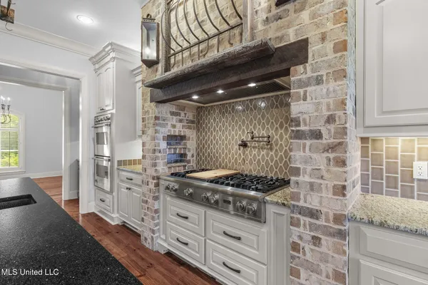 $1,065,000 | 106 Chicot Cove, Ridgeland, MS 39157