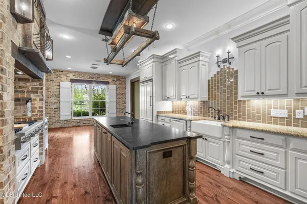 $1,065,000 | 106 Chicot Cove, Ridgeland, MS 39157