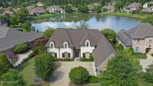 $1,065,000 | 106 Chicot Cove, Ridgeland, MS 39157