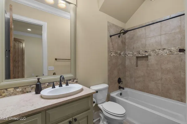 $1,065,000 | 106 Chicot Cove, Ridgeland, MS 39157