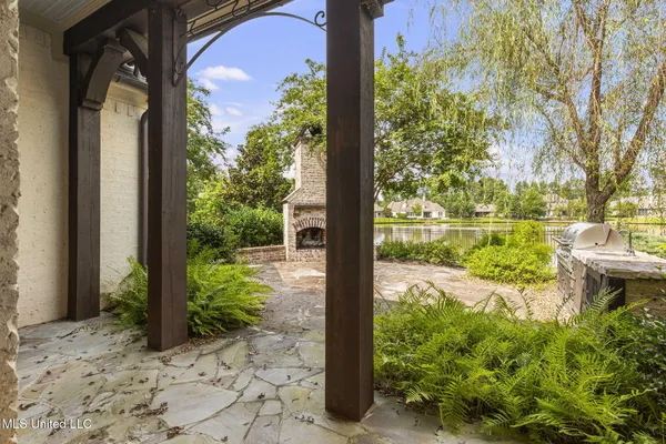 $1,065,000 | 106 Chicot Cove, Ridgeland, MS 39157