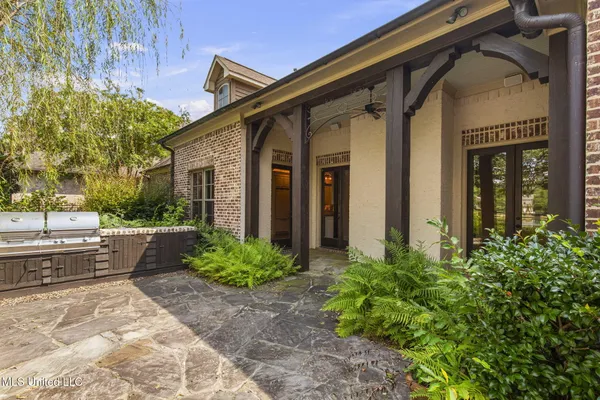 $1,065,000 | 106 Chicot Cove, Ridgeland, MS 39157