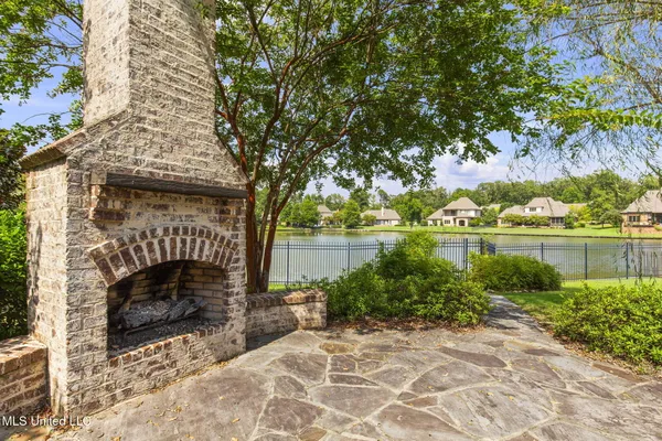 $1,065,000 | 106 Chicot Cove, Ridgeland, MS 39157