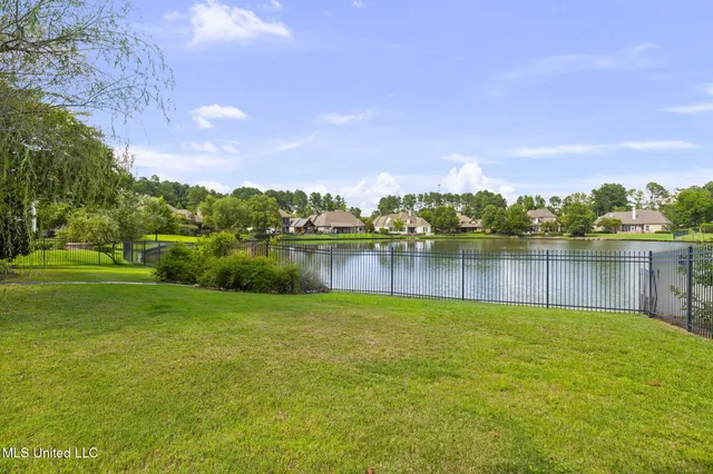 $1,090,000 | 106 Chicot Cove, Ridgeland, MS 39157