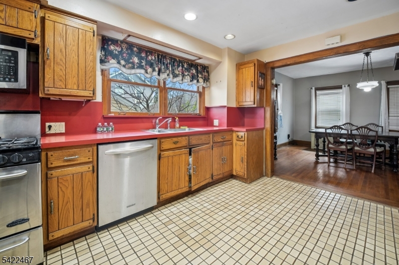 158 Palisade Road Elizabeth, NJ 07208 - Photo 13 of 37