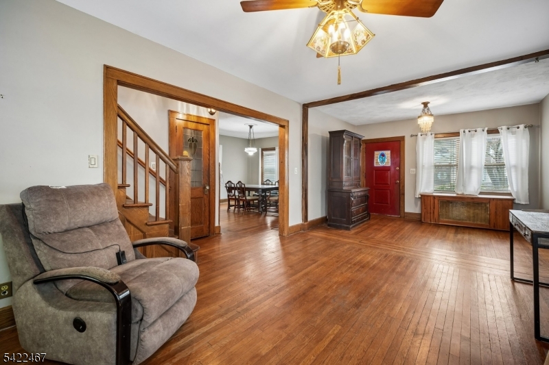 158 Palisade Road Elizabeth, NJ 07208 - Photo 4 of 37